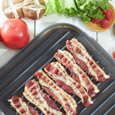 마이크로 웨이브 및 오븐 요리 회색 또는 사용자 정의를위한 지속 가능한 실리콘 베이컨 베이킹 팬